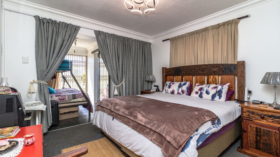 5 Bedroom Property for Sale in Bettys Bay Western Cape